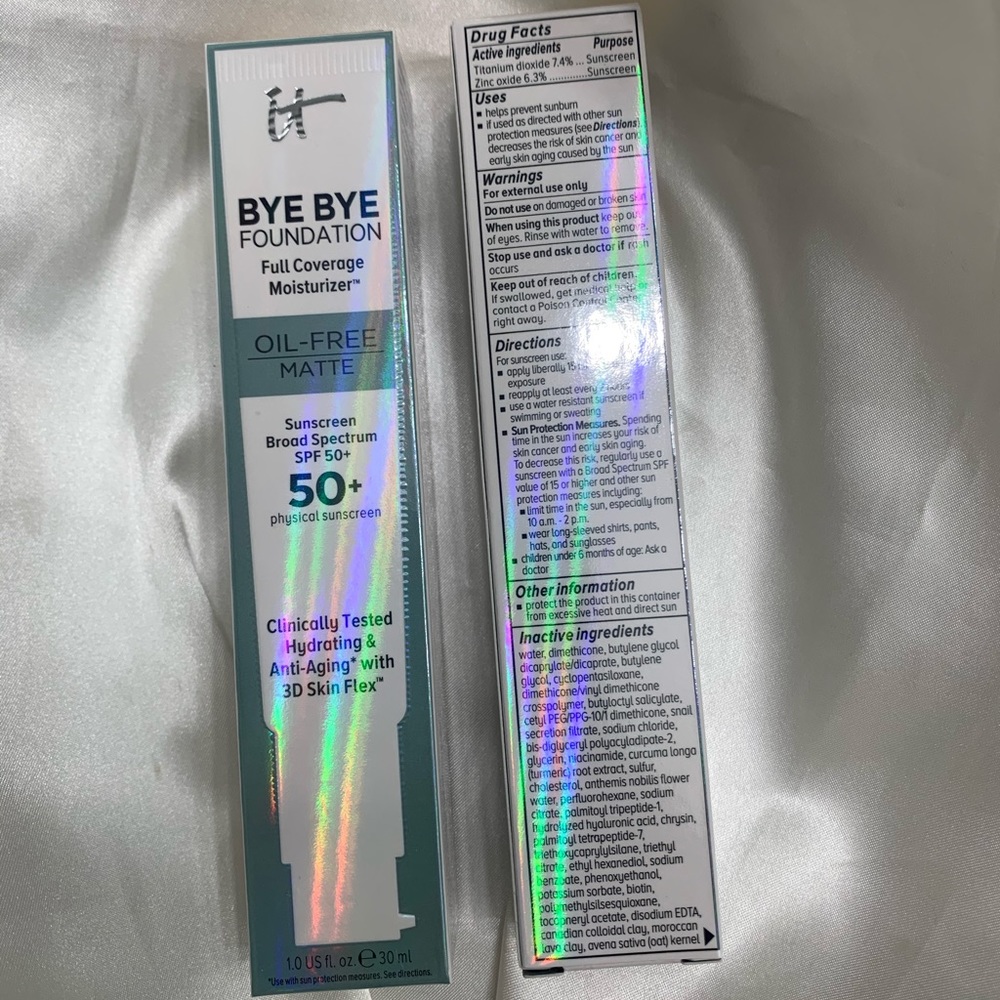 It Bye Bye Foundation Oil-Free Matte Light… - Picture 3 of 8